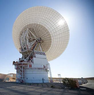 Spacecraft launch assembly